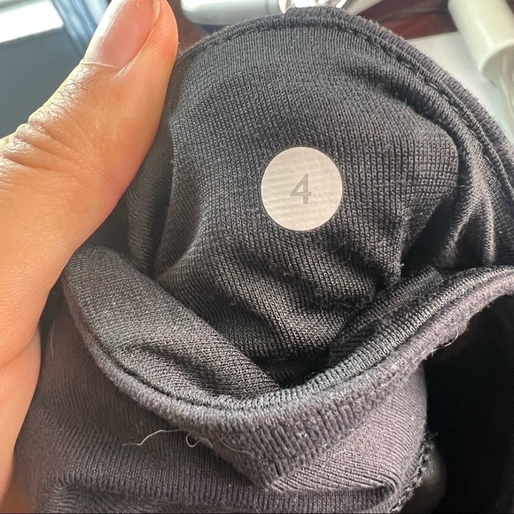 3/$30 🍂 Lululemon Daily Practice Crop Brisk Bloom - Picture 9 of 9